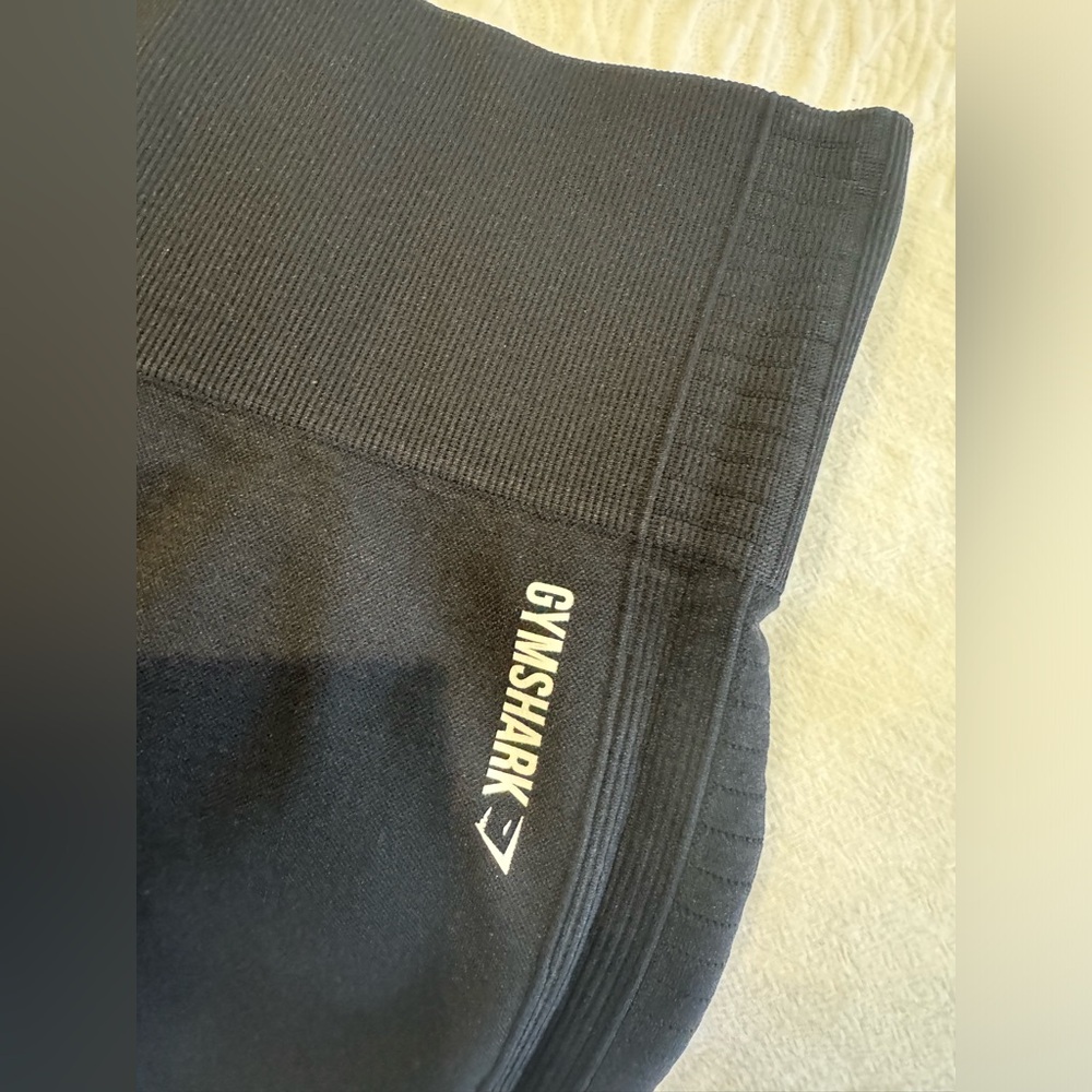 Gymshark Energy Cropped Leggings - Color: Black - Size Small - LIKE NEW